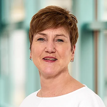 Portraitfoto von Claudia Forster Sekretariat Anästhesie und Intensivmedizin | Teamleitung Chefarztsekretariat