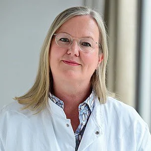 Portraitfoto von Frau Dr. Dr. Monika Heilmann, Chefärztin Pneumologie