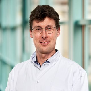 Dr. Alexander Emmer - Neurologie Portraitfoto von Herrn Dr. Alexander Emmer - Neurologie