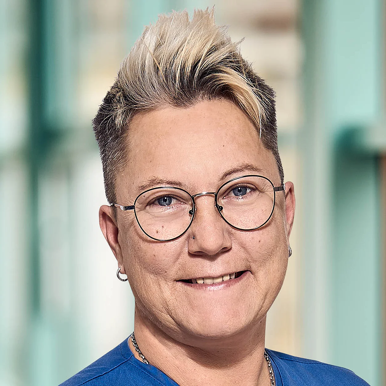 Portraitfoto von Frau Jasmin Schnirpa, Wundexpertin und Gefäßassistentin