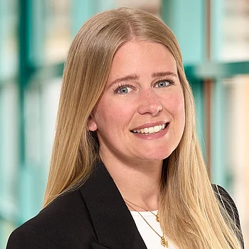 Portraitfoto von Frau Denise Petersen, Hygienefachkraft