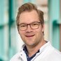 Portraitbild von Dr. med. Lars Weisbach, Oberarzt in der Urologie