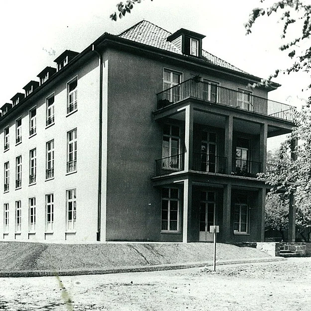 Altes Foto Neubau Bettenhaus 1950