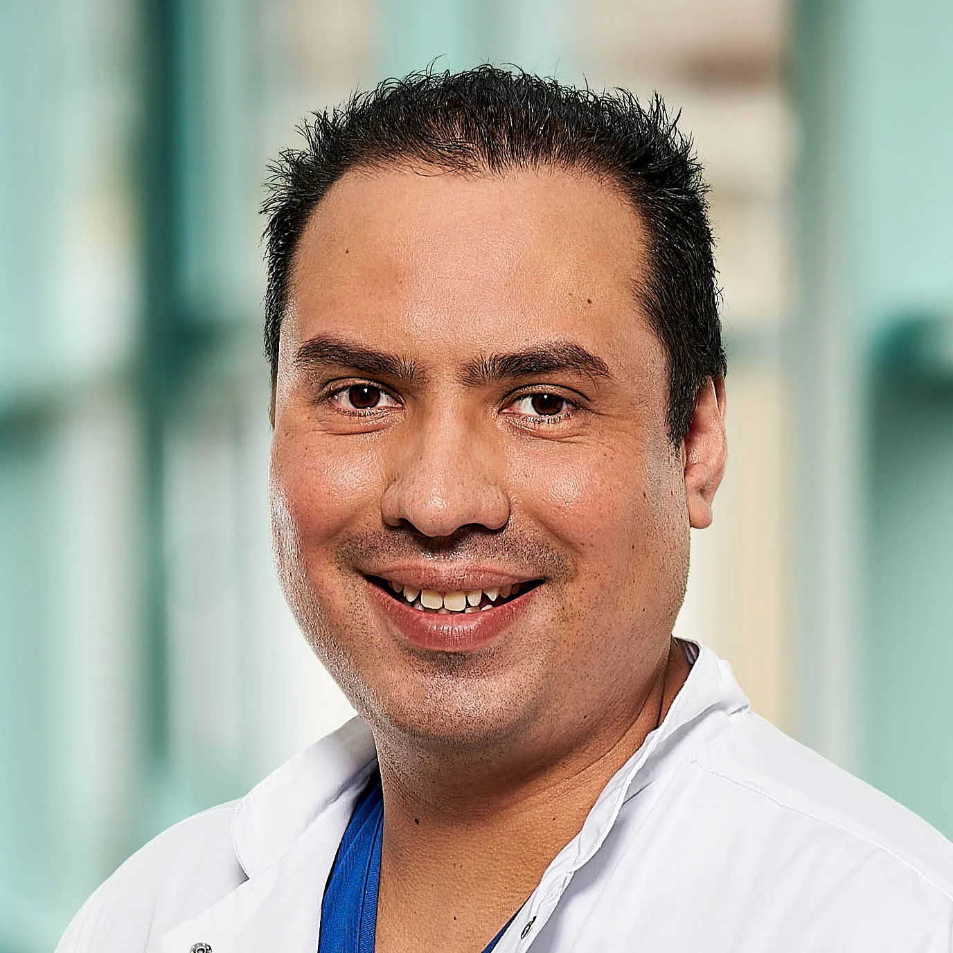 Portraitfoto von Herrn Jose Juan Sánchez Rodriguez, Oberarzt Neurotraumatologie