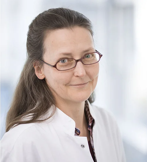 Portraitfoto von Frau Dr. med. Hilke Flug, Leitende Oberärztin Strahlentherapie