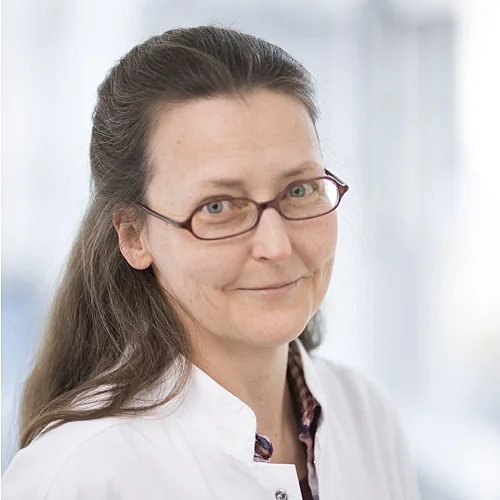 Portraitfoto von Frau Dr. med. Hilke Flug, Leitende Oberärztin Strahlentherapie