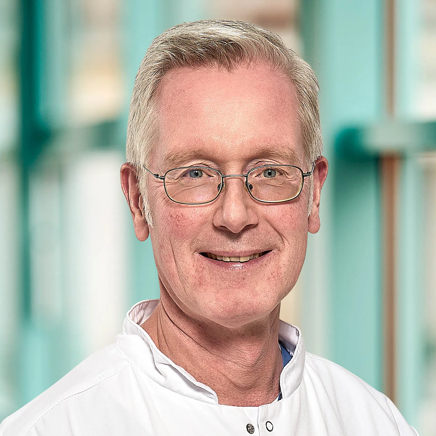 Portraitfoto von Herrn Dr. med. Sebastian Friedl, Oberarzt Radiologie