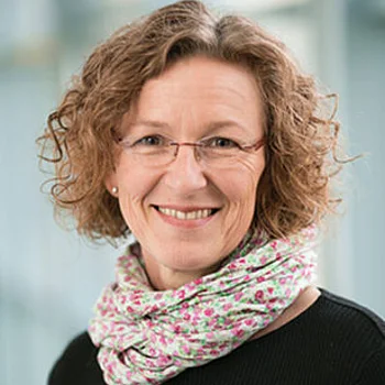 Portraitfoto von Frau Andrea Burkert, Gesundheitsakademie