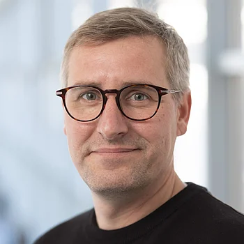 Portraitfoto von Herrn Steven Breuer, Leiter Qualitätsmanagement